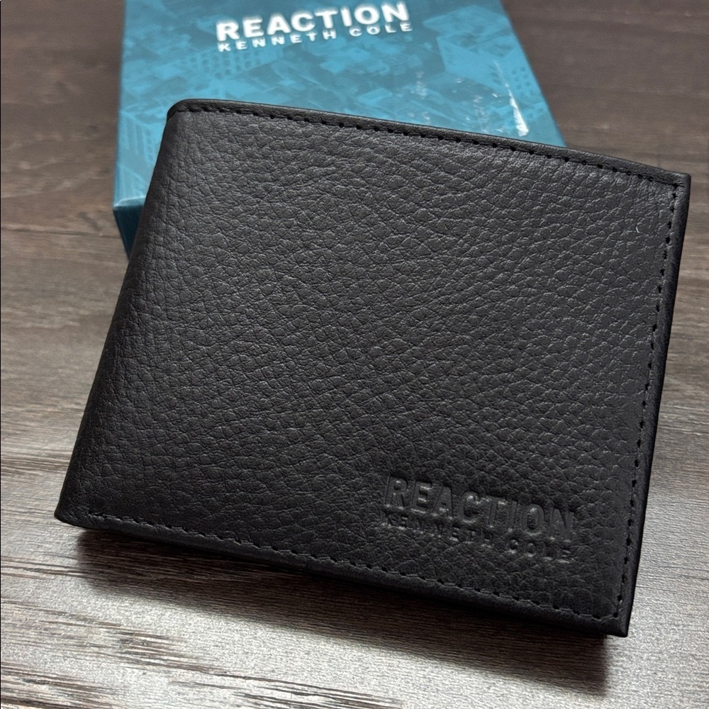 Reaction Kenneth Cole Genuine Leather tri-fold,8 Card/ID/bill holder,zipper,slim